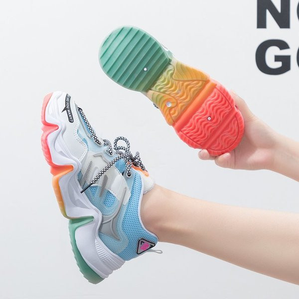 Őszi légáteresztő matracok érdes talppal, irizáló színekben