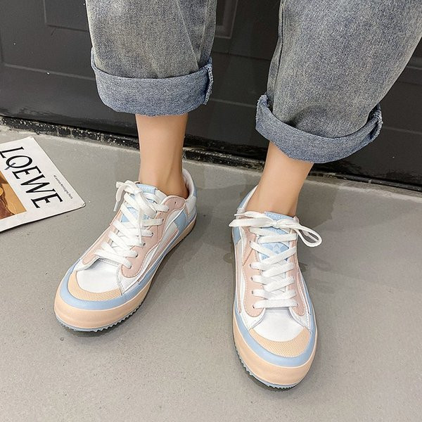 Női alkalmi tornacipő nyakkendővel és felirattal