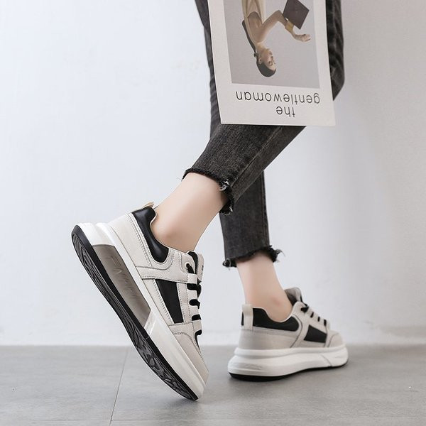 Eko bőrből készült alkalmi női tornacipő - lapos talp