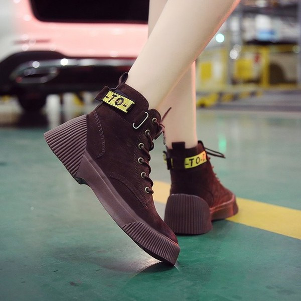 Női alkalmi téli cipő fűzővel és lapos talppal