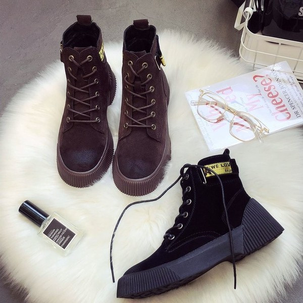 Női alkalmi téli cipő fűzővel és lapos talppal