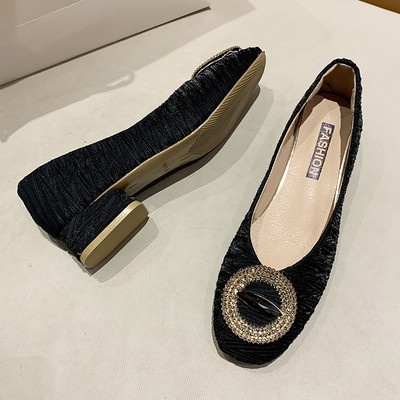 Καθημερινά πάνινα παπούτσια με μεταλλική διακόσμηση