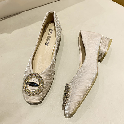 Καθημερινά πάνινα παπούτσια με μεταλλική διακόσμηση