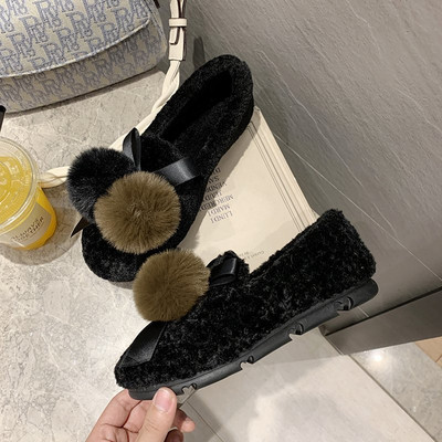 Γυναικεία παπούτσια με επίπεδη σόλα