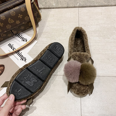 Γυναικεία παπούτσια με επίπεδη σόλα