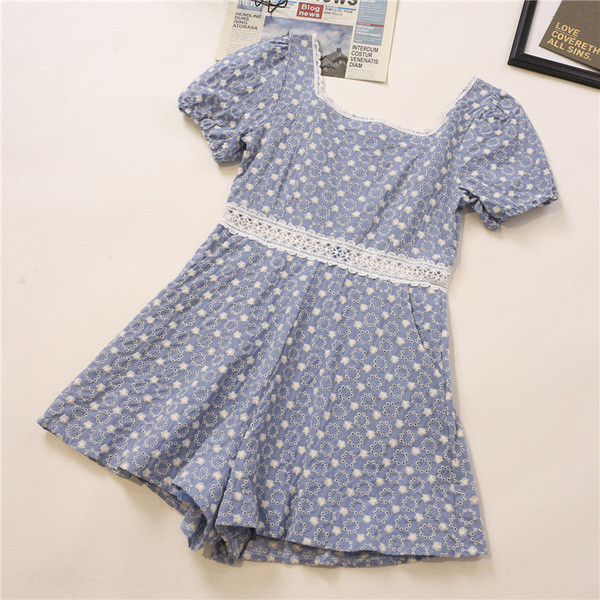 Μοντέρνες γυναικείες ολόσωμες φόρμες με τετράγωνο ντεκολτέ και κοντά μανίκια