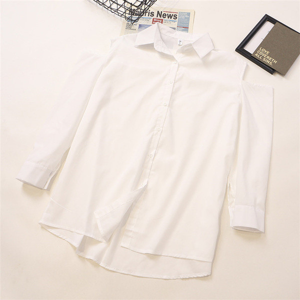 Klasszikus gallérral és csupasz vállú női ing