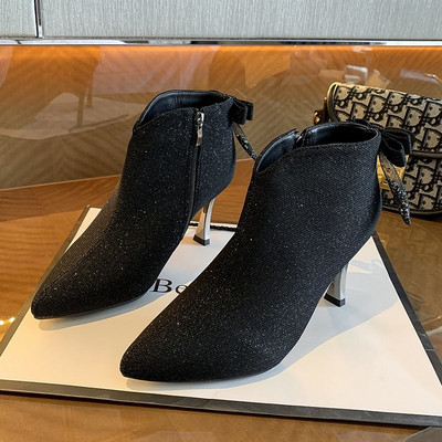 Alkalmi női magas sarkú cipő szalaggal és cipzárral