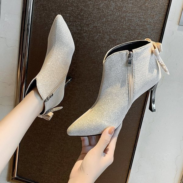 Alkalmi női magas sarkú cipő szalaggal és cipzárral