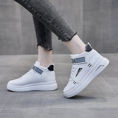 Női alkalmi tornacipő lapos talppal és feliratokkal