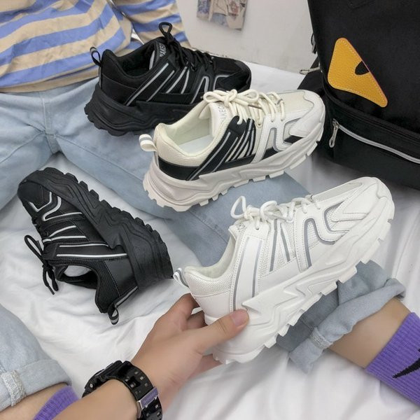 Naiste sporditossud 5 cm platvormiga