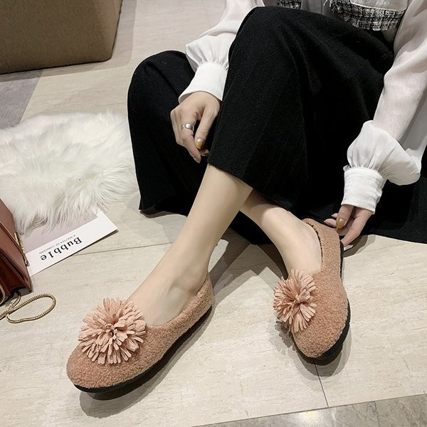 3D-elemendiga vabaaja plüüsist naiste kingad