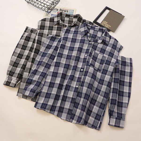 Vabaaja naiste ruuduline paljaste õlgadega särk