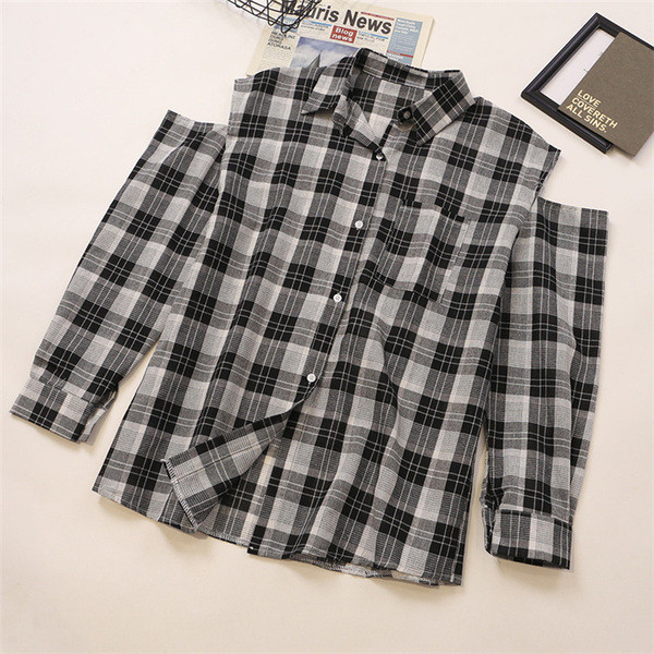 Vabaaja naiste ruuduline paljaste õlgadega särk