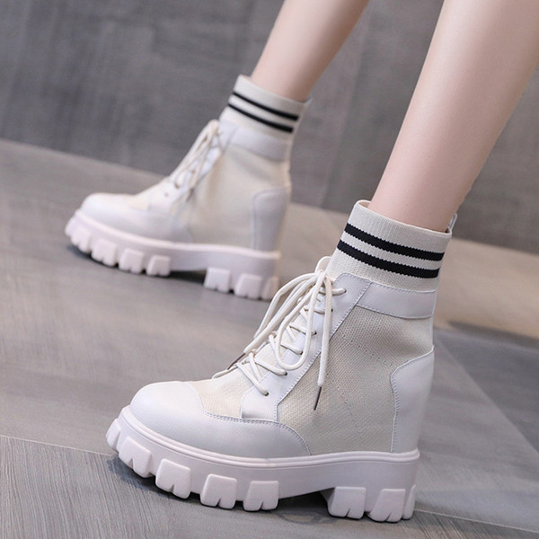 Naiste vabaajajalatsid paelte ja platvormiga kahes värvitoonis