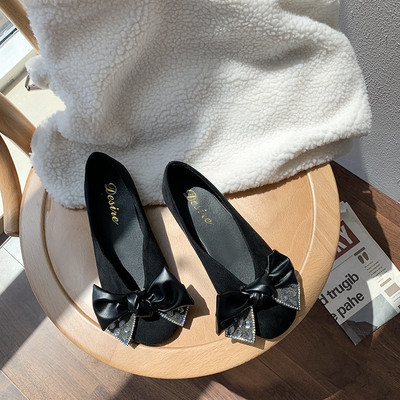 Γυναικεία casual παπούτσια κατασκευασμένα από οικολογικό σουέτ με τρισδιάστατη κορδέλα