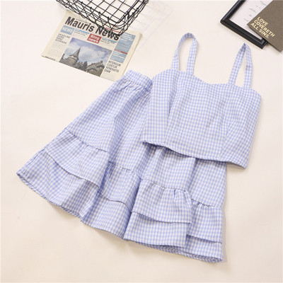 Μοντέρνα γυναικεία σετ από δύο μέρη - φανελάκι και φούστα