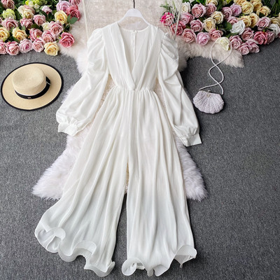 Uue mudeli V-kaelusega ja pikkade varrukatega naiste kombinesoon