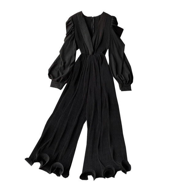 Uue mudeli V-kaelusega ja pikkade varrukatega naiste kombinesoon