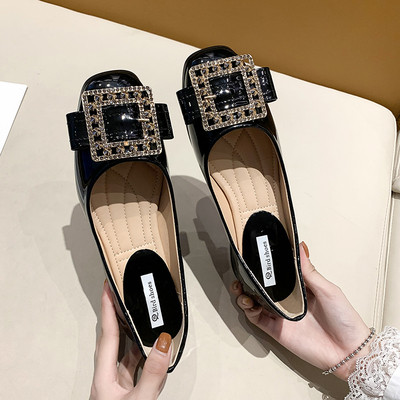 Alkalmi bőr cipő fém csattal