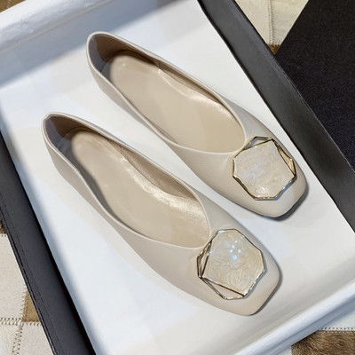 Lameda talla ja metalldekooriga vabaajajalatsite uus mudel