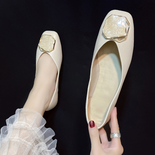 Lameda talla ja metalldekooriga vabaajajalatsite uus mudel