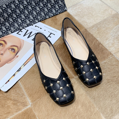 Casual παπούτσια με μεταλλικά τρουξ