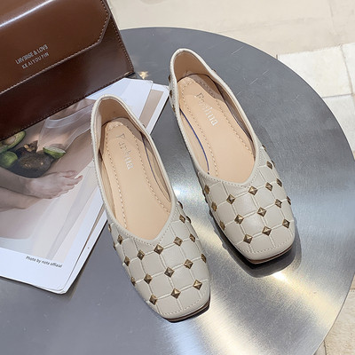 Casual παπούτσια με μεταλλικά τρουξ