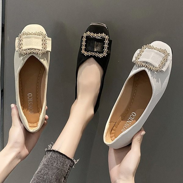 Naiste vabaajajalatsid metallist pandlaga