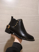 Naiste vabaajajalatsid neetide ja lameda tallaga