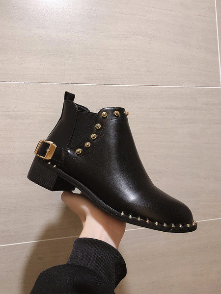 Naiste vabaajajalatsid neetide ja lameda tallaga