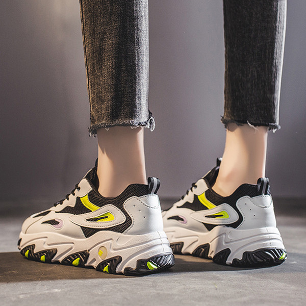 Šarene ženske tenisice sa grubim đonom i natpisom