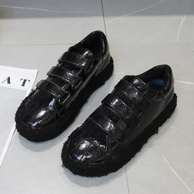 Casual γυναικεία αθλητικά παπούτσια με λουράκια βελκτό