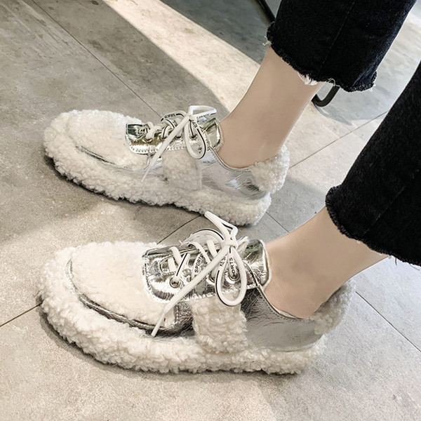 Modern női tornacipő pehely és fűzővel