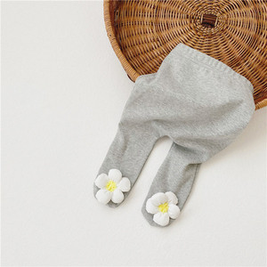 Παντελόνι για κορίτσια με τρισδιάστατη διακόσμηση σε σχήμα λουλουδιού