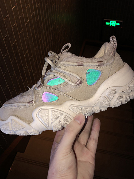 Kareda tallaga sügisene naiste tossud