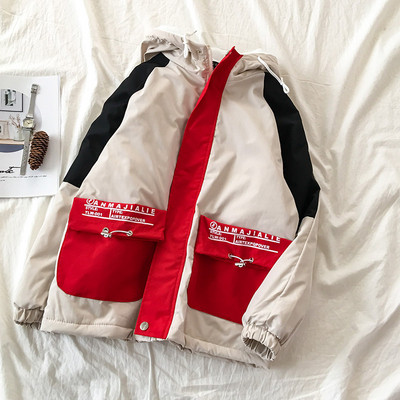 Új modell őszi-téli kabát zsebekkel és kapucnival