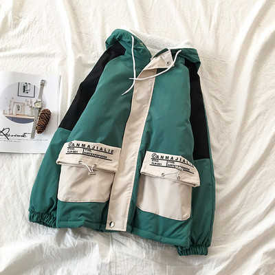 Új modell őszi-téli kabát zsebekkel és kapucnival