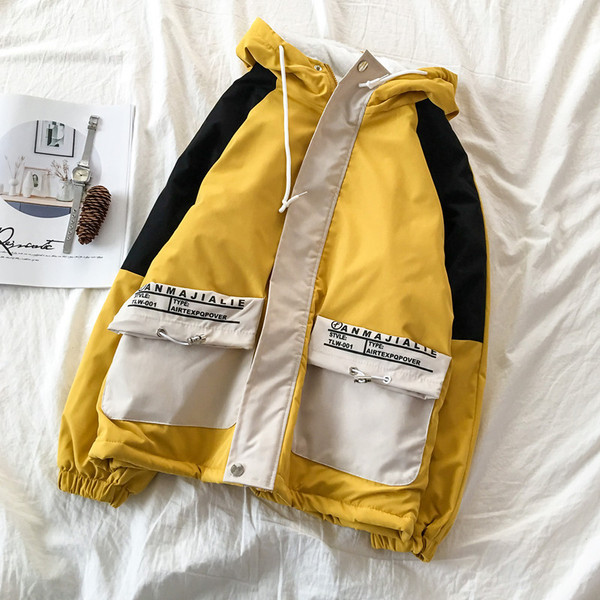 Új modell őszi-téli kabát zsebekkel és kapucnival