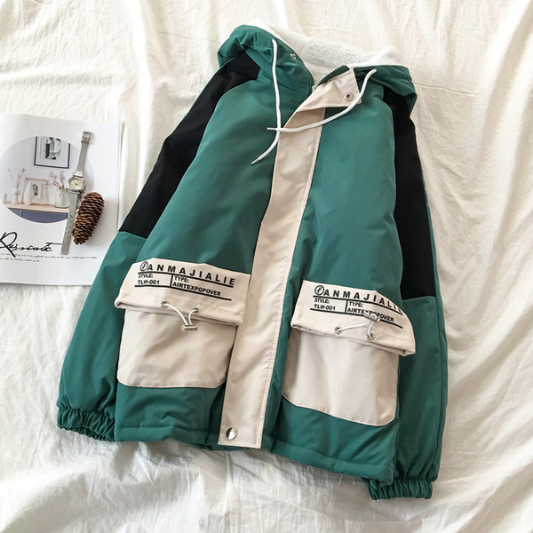 Új modell őszi-téli kabát zsebekkel és kapucnival