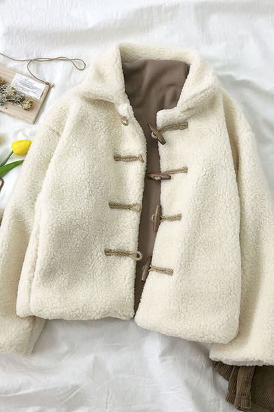 Női alkalmi pehelykabát gombokkal