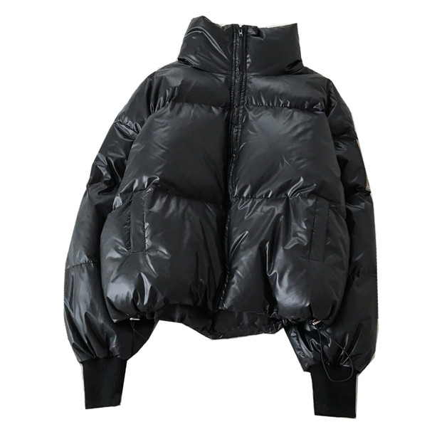 Uue mudeli lühike lukuga talvejope