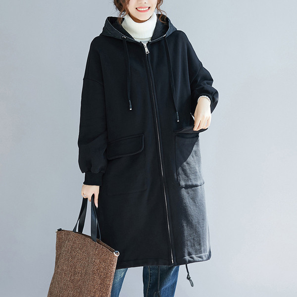 Naiste vabaaja jope aplikatsiooni ja kapuutsiga