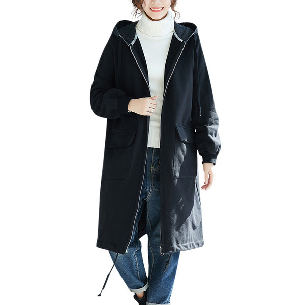 Naiste vabaaja jope aplikatsiooni ja kapuutsiga