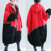 Széles női kabát kapucnival és cipzárral