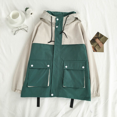 Sügisene lai kapuutsi ja taskutega jope