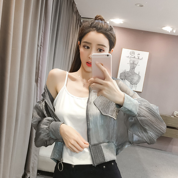 Moodne ümara kaelusega ja lukuga naiste jope