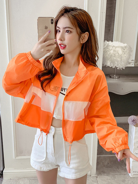 Női sportdzseki magas gallérral és cipzárral