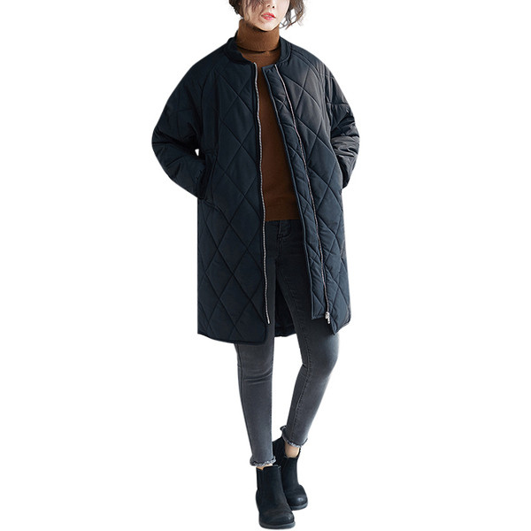 Fekete női kabát cipzárral és zsebekkel