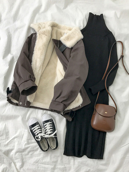 Női alkalmi kabát zsebekkel és pehelyes